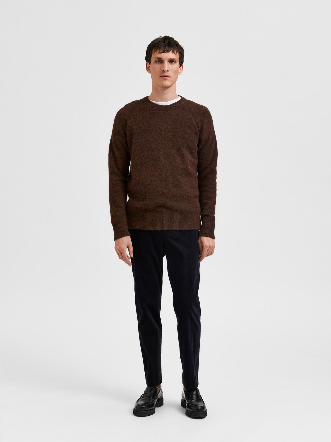 model_shot-front_full